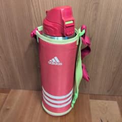 adidas ストライプデザイン 水筒 赤・緑 1.5Lのサムネイル