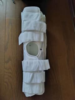 膝用サポーター 医療用固定具 ホワイトのサムネイル