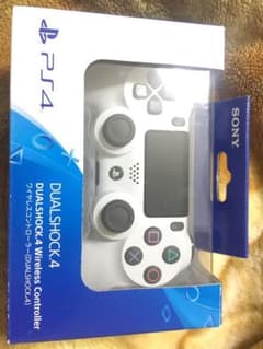 PS4 ワイヤレスコントローラー 白のサムネイル