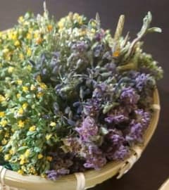 花かごアレンジメント　和のかご　 小さな初夏の花々　置き型タイプのサムネイル