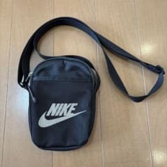 NIKEショルダーバッグのサムネイル