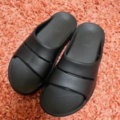 新品⭐︎OOFOS OOriginal リカバリーサンダル ブラック M5 W7 OOFOS OOriginal リカバリーサンダル ブラック M5 W7 - メルカリ