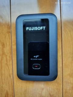 富士ソフト 5Gモバイルルーター ブラック FS050WMB1のサムネイル