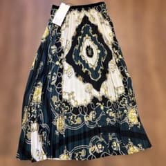 Zaraプリーツスカート ダイヤモンドモチーフのサムネイル