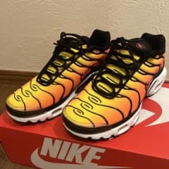 Nike Air Max Plus オレンジ/イエローのサムネイル