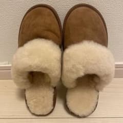 UGG ムートンサンダル ブラウン ボア スリッパのサムネイル