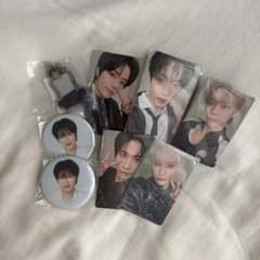 txt 大阪ラキドロ＋ボムギュ缶バッチ＋ヨンジュンアクキー - メルカリ