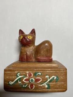 木製子猫の置物 東南アジアの手作り小物入れのサムネイル