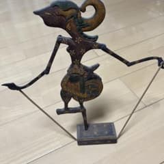 インドネシア 伝統影絵ワヤン人形とラーマ-シータ夫婦の愛のレリーフ
