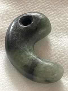 古墳時代　糸魚川　翡翠勾玉　出土品 古墳時代 糸魚川 翡翠勾玉 出土品 - メルカリ