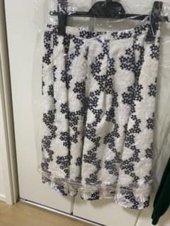 チェスティ　Chesty 花柄の刺繍スカートのサムネイル