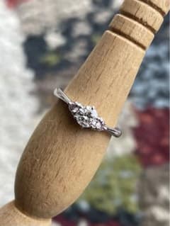 美品❗️ダイヤリング Pt900 合計0.359ct 鑑定書付きのサムネイル