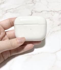 AirPods pro 充電ケースのサムネイル