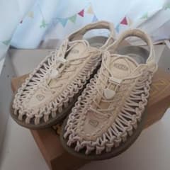 美品　キーン　ユニーク　サンダル　ホワイトのサムネイル