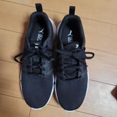 PUMA 　スニーカー 　ブラックのサムネイル