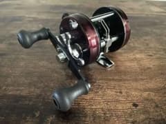 ABU Ambassadeur 2500C アブアンバサダー バーガンディ 希少 ABU Ambassadeur 2500C アブアンバサダー バーガンディ 希少 - メルカリ