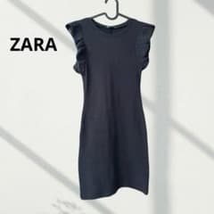 ZARA フリル付き黒ノースリーブワンピーストップス - メルカリ