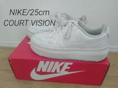 NIKE/25センチ　COURT　VISIONのサムネイル
