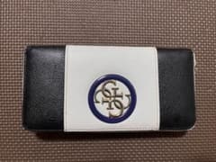 GUESS 長財布 バイカラー ロゴ金具のサムネイル