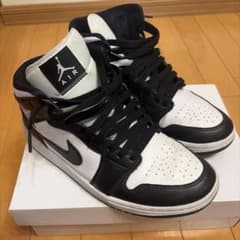 NIKE AIR JORDAN 1 MID ホワイト ブラックのサムネイル