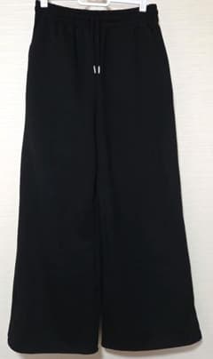 ブラック スウェットパンツ ワイドシルエットのサムネイル
