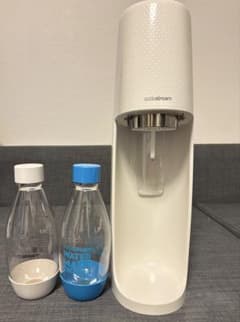 【お値下げ】sodastream 炭酸水メーカー ホワイト 付属ボトル2本付きのサムネイル