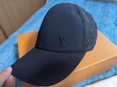 未使用品　　ルイヴィトン　ベースボールキャップのサムネイル
