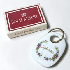 ROYAL ALBERT 로얄 앨버트 열쇠 고리 흰색 꽃 9 월 탄생 달