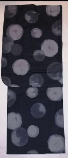 ★新品.未使用品★墨黒に大きな灰色ドット柄★水玉・大人の浴衣★ 美品☆高級浴衣墨黒に大きな灰色ドット柄☆水玉・大人の浴衣☆ - メルカリ
