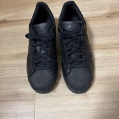 adidas Superstar オールブラック スニーカーのサムネイル