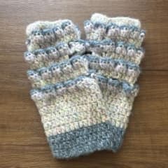 ハンドメイド 手編み ハンドウォーマー フリルデザインのサムネイル