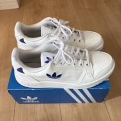 adidas ホワイト ローカット シューズのサムネイル