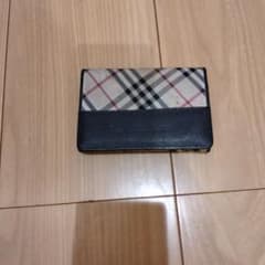 チェック柄 二つ折り財布のサムネイル