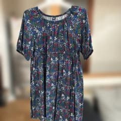 UNIQLO キッズ 花柄ワンピース 120cmのサムネイル