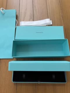 Tiffany アクセサリーケースとショッパーのサムネイル