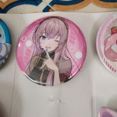 巡音ルカ 缶バッジのサムネイル