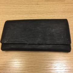 ルイヴィトン エピ 長財布のサムネイル