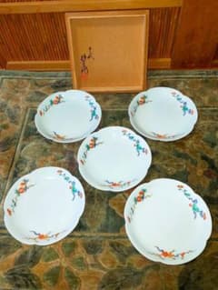 ♥未使用♥　人間国宝　13代　♥　酒井田柿右衛門　♥　皿　５枚　共箱付き ♥未使用♥ 人間国宝 13代 ♥ 酒井田柿右衛門 ♥ 皿 5枚 共箱付き