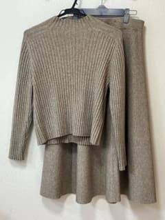 〈美品〉Kate ecruリブニット セットアップ ベージュのサムネイル