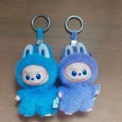 POPMART イニシャルラブブのサムネイル