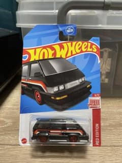 ホットウィール 1986 トヨタバン レッドエディション ターゲット限定のサムネイル