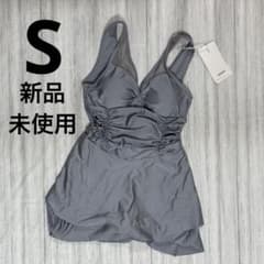 値下【タグ付き新品未使用】ワンピース水着　シンプル　ブルーグレーくすみカラーのサムネイル