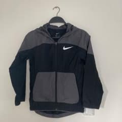 最終値下げ‼︎NIKE キッズ　ジャンパー　Sサイズのサムネイル