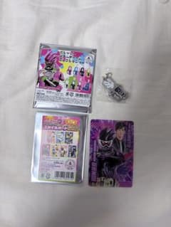 仮面ライダーエグゼイド メタルチャーム＆カードのサムネイル