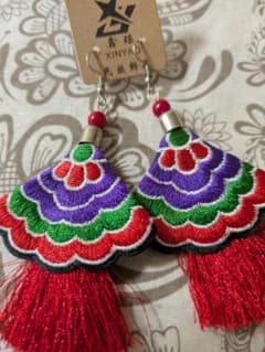 新品！刺繍タッセルピアス！【イヤリング変更可】のサムネイル