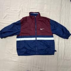 NIKEのサムネイル