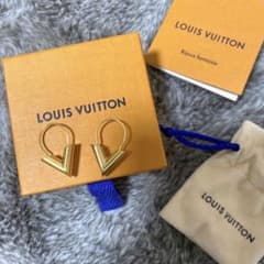 【値下げ中】LOUIS VUITTON ピアス　ゴールドのサムネイル