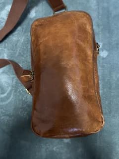 レザー【ヌメ革】ボディバッグ ブラウンのサムネイル