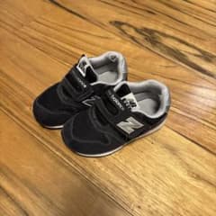 New Balance スニーカー 15.5cm ブラックのサムネイル