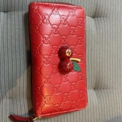 GUCCI 長財布　赤　さくらんぼのサムネイル